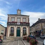 La Maison Du Perche Avec Jacuzzi بيت للعطل